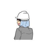 ヘルメット用日除けカバーを着ける作業員男性